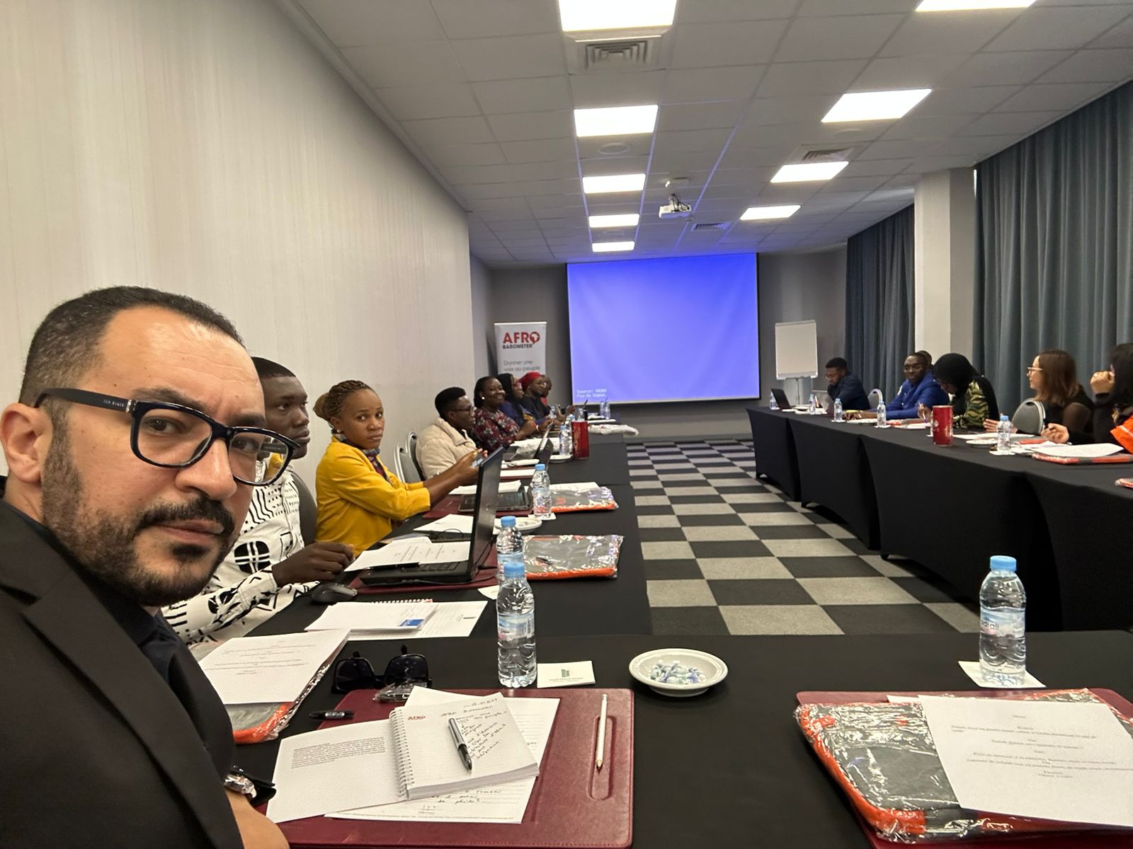 La Participation de CROP à une Formation d'Afrobarometer à Casablanca : Renforcement des Compétences en Communication Digitale Spécifique des Enquêtes R10